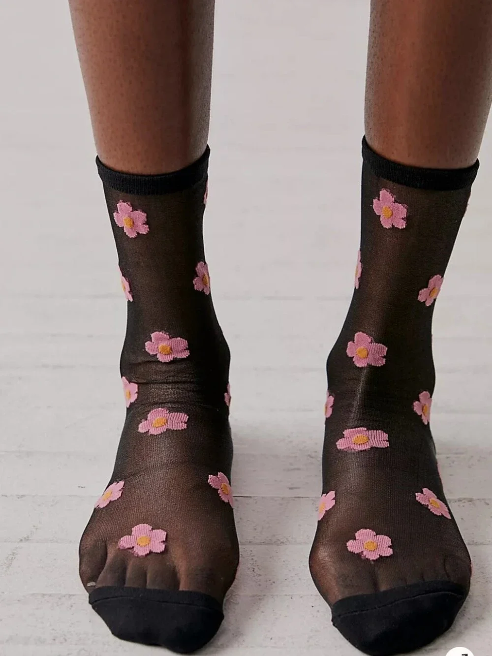 MeMoi Daisy Sheer Black Floral Crew Socks NWT